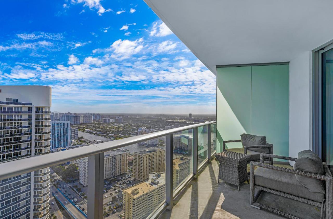Seashore Resort - 2 Bedroom Right On The Beach Direct Ocean-View With Amenities On The Rooftop Hollywood Exteriér fotografie