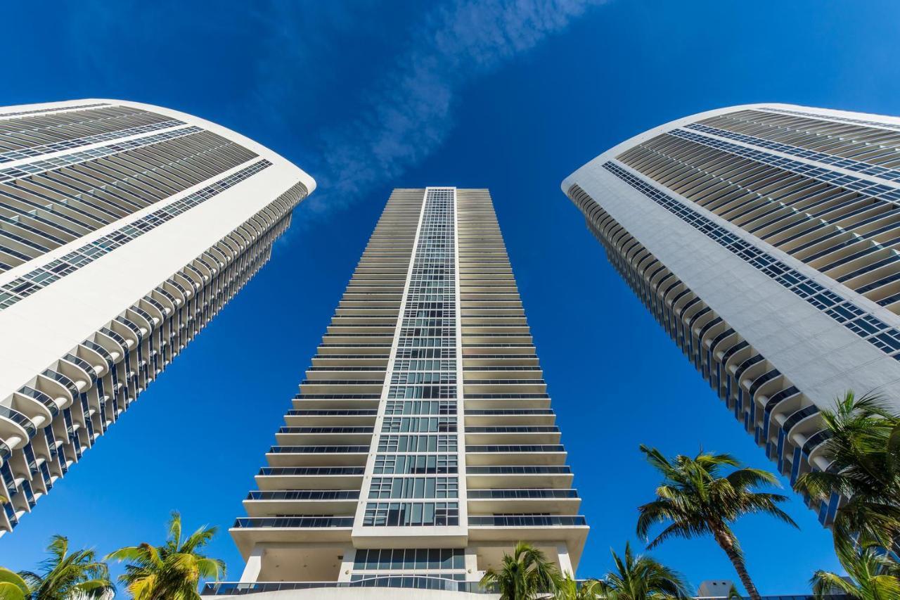 Seashore Resort - 2 Bedroom Right On The Beach Direct Ocean-View With Amenities On The Rooftop Hollywood Exteriér fotografie